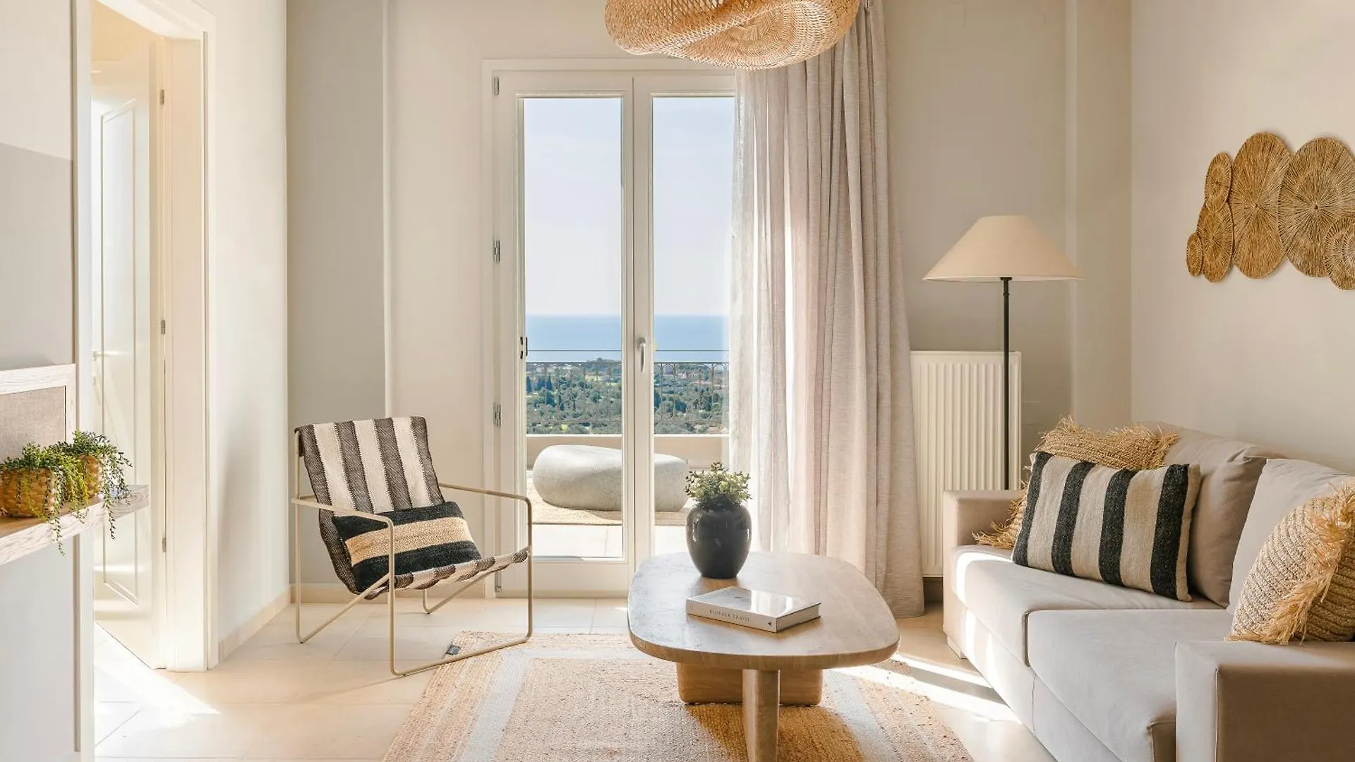 Alma Luxury Residences- Eos Apartment 3 Efl 0*,